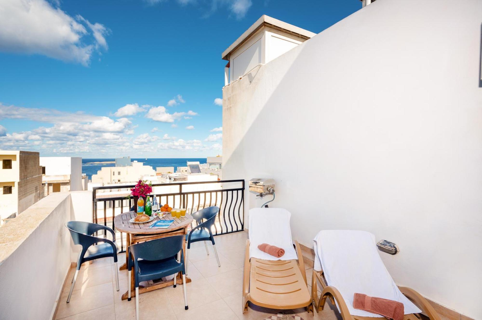Seashells 2 Bedroom Apartment With Sunny Terrace With Stunning Sea Views - By Getawaysmalta Сент-Полс-Бей Екстер'єр фото