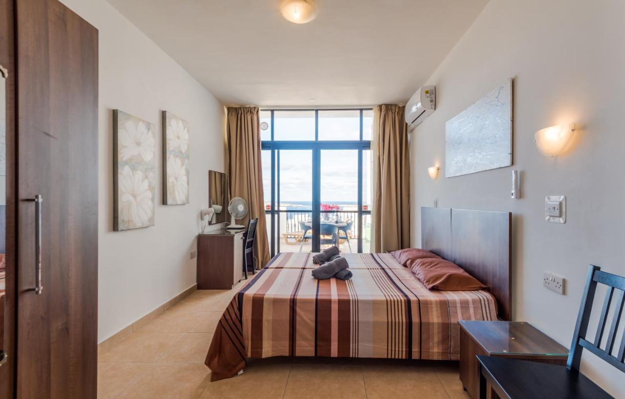 Seashells 2 Bedroom Apartment With Sunny Terrace With Stunning Sea Views - By Getawaysmalta Сент-Полс-Бей Екстер'єр фото