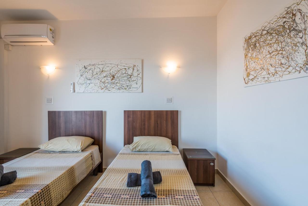 Seashells 2 Bedroom Apartment With Sunny Terrace With Stunning Sea Views - By Getawaysmalta Сент-Полс-Бей Екстер'єр фото
